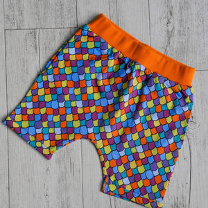 Coddi & Womple - Rainbow scales | Harem shorts